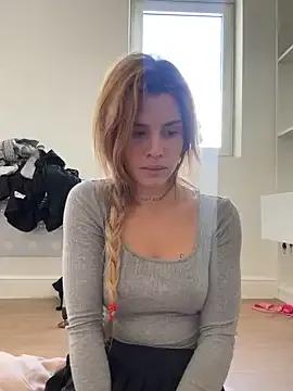 EmiliaCatalina — Freechat on StripChat