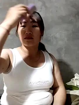 Freechat emini-xx on StripChat