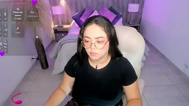 Freechat emmy_walker on StripChat