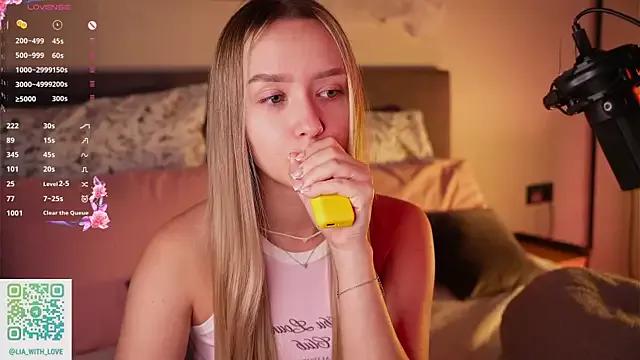 Freechat HollisBeckett on StripChat