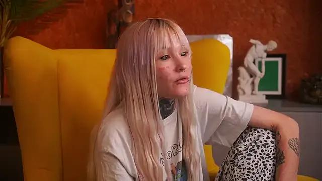 Freechat IsauraGarratt on StripChat