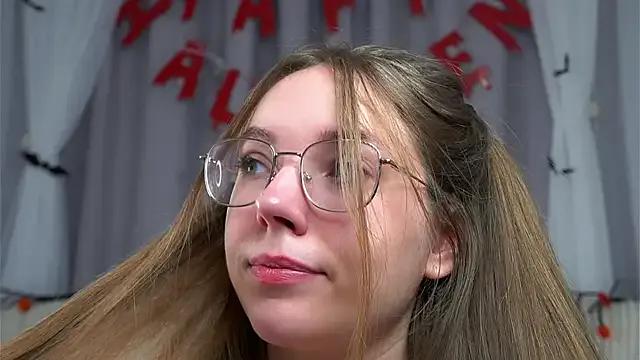 KarriBrownd on StripChat 