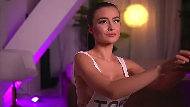 Freechat KaylaBray on StripChat