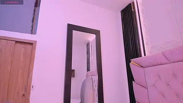 Freechat laurem-paulette on StripChat