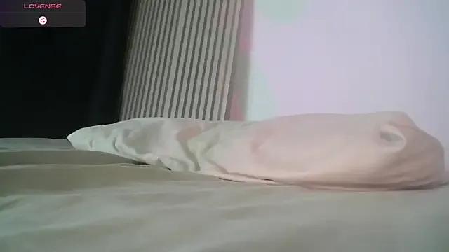 StripChat LilybethGray is Freechat LilybethGray — Finger in ass