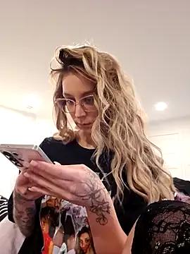 LilyOrion on StripChat 