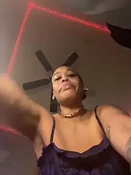 Freechat loveluna8 on StripChat