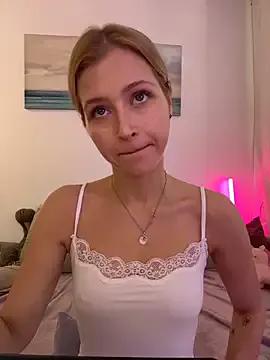 LunaRase — Fuck a pillow lol