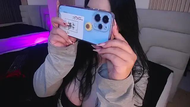 Miss_Loise on StripChat 