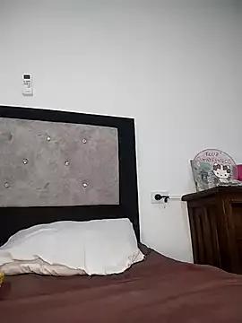 Freechat Naughty_mommy on StripChat