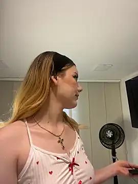 StripChat NicoleCut is Freechat NicoleCut — Balcony show with fuckmachine