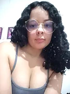 NinaSweet2 on StripChat 