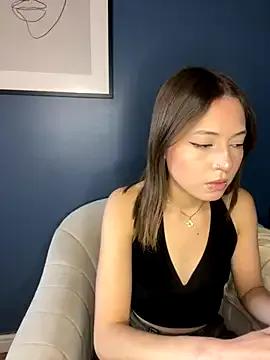 StripChat PrettyAmber is Freechat PrettyAmber — RIDE DILDO IN THE FLOOR