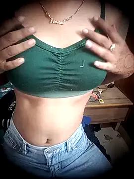 Private radhya_0 on StripChat