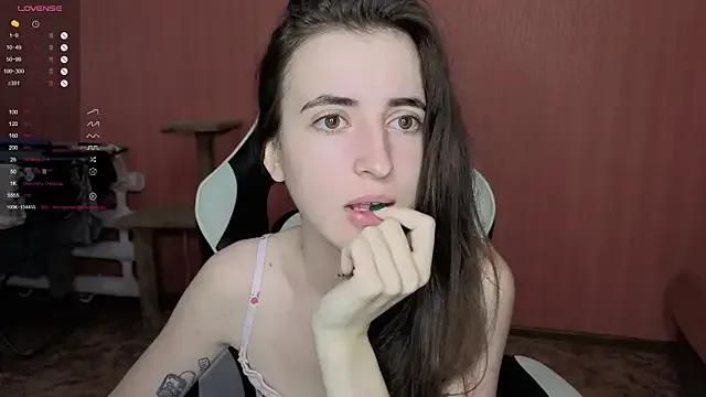 reaiss — undress completely