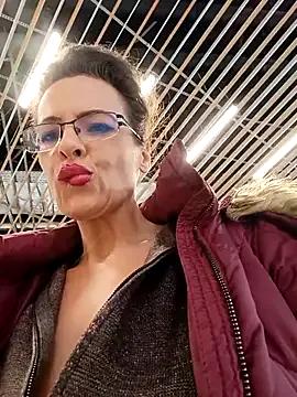 StripChat RebeccaNoble is Freechat RebeccaNoble — Keep my pussy warm,tease my clit upclose