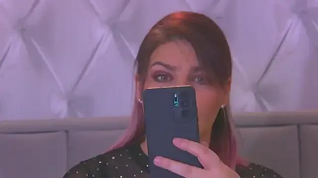 Freechat RissaRheys on StripChat