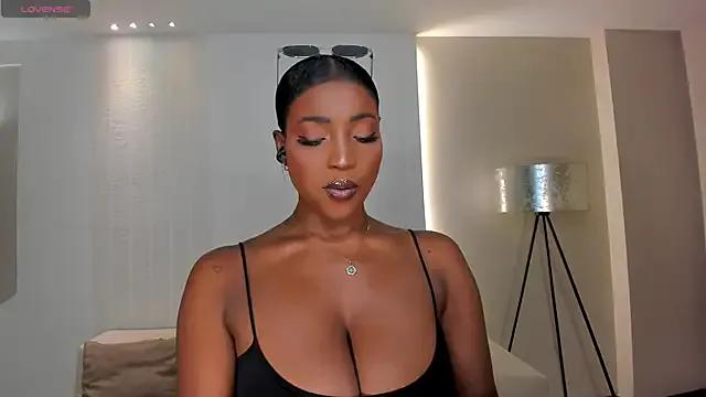 StripChat SavannahStorm is Freechat SavannahStorm — Full naked & creamy boobs