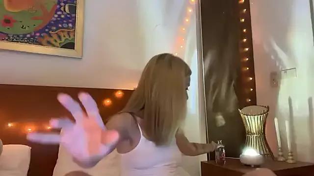 Freechat SirenaBelle on StripChat