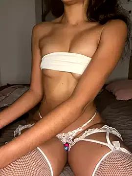 Freechat skinnydoll1017 on StripChat