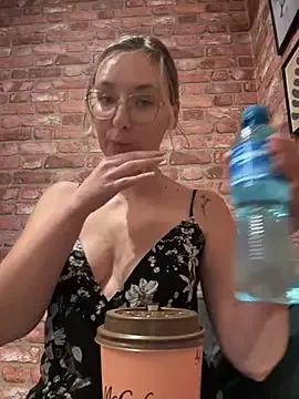 Freechat The_Snowwhitee on StripChat