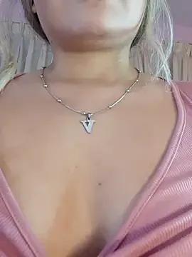 Private Xvctoriax8 on StripChat