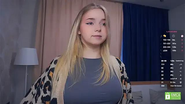 ZaraCreedon — Passionately sucking my fingers